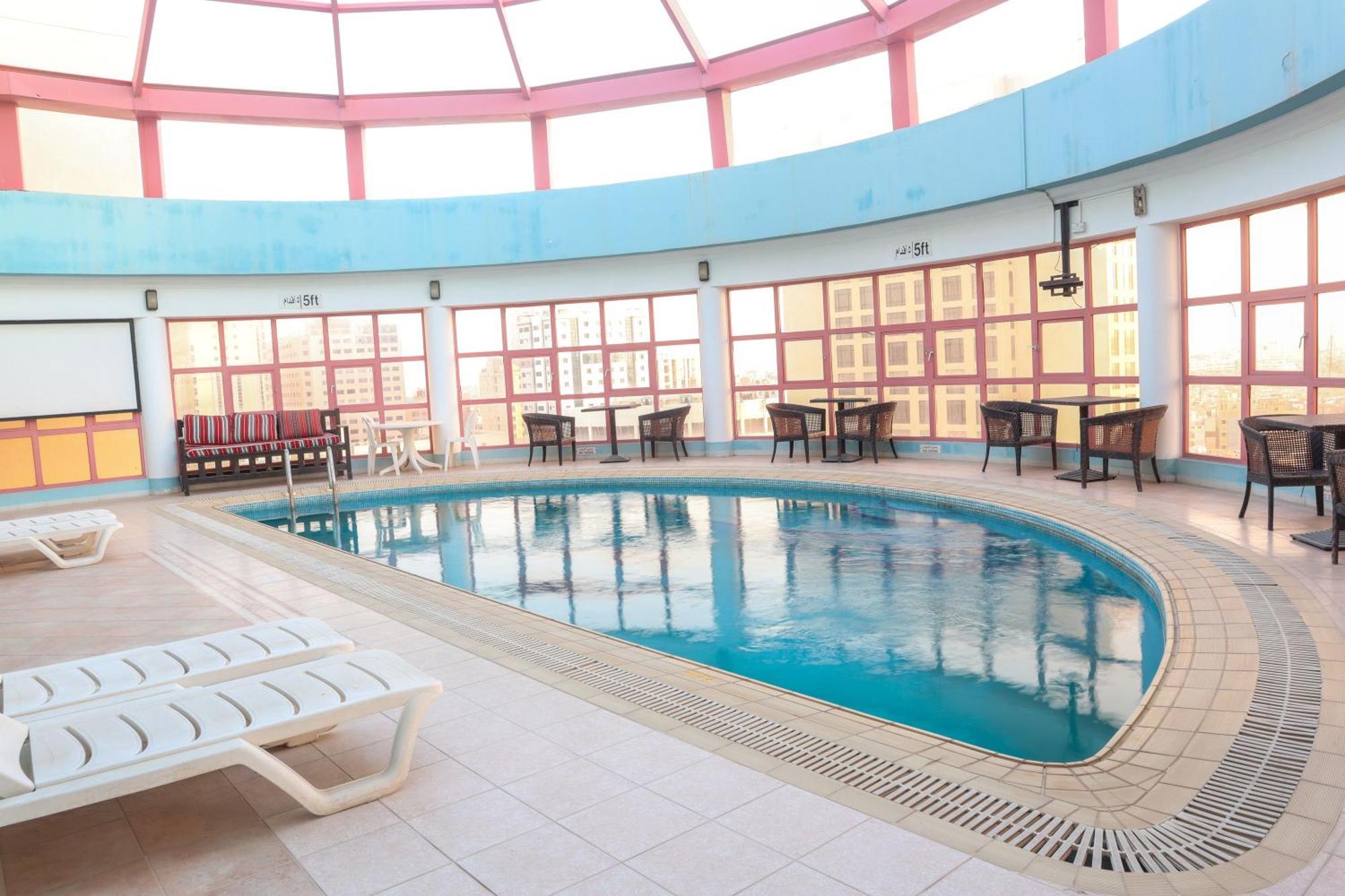 Happy Days Hotel Al-Manamah Bagian luar foto