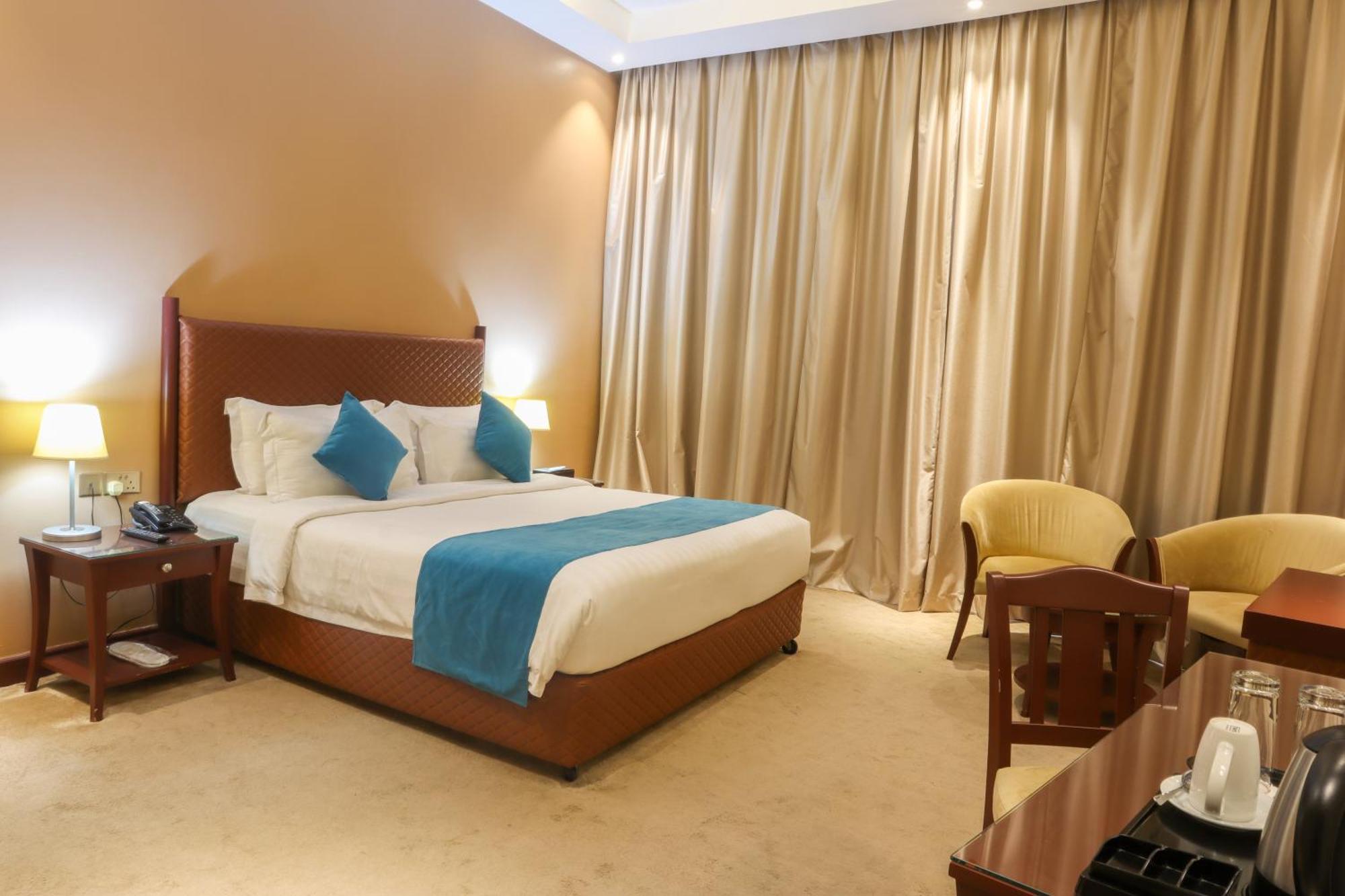 Happy Days Hotel Al-Manamah Bagian luar foto