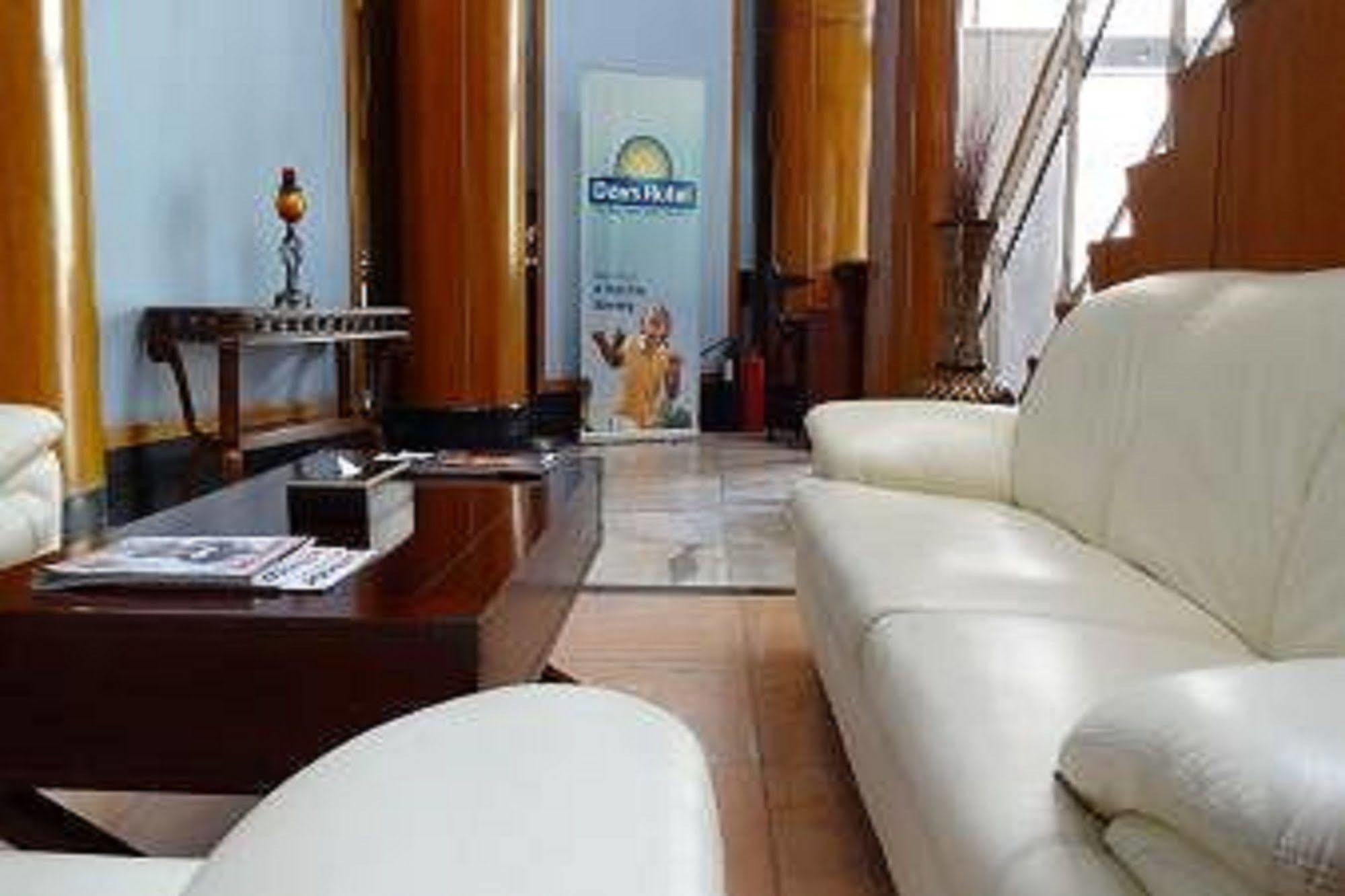 Happy Days Hotel Al-Manamah Bagian luar foto