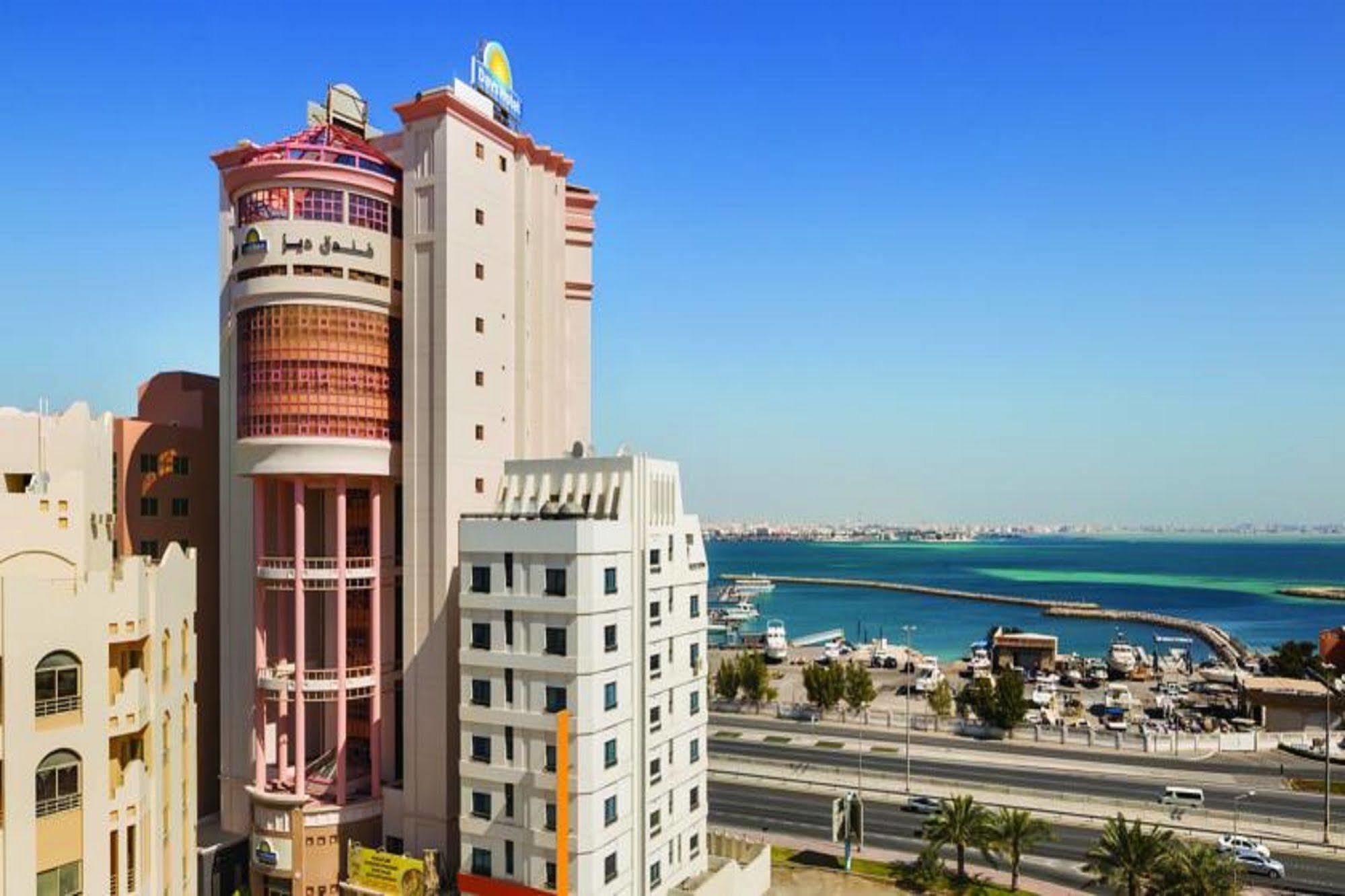 Happy Days Hotel Al-Manamah Bagian luar foto