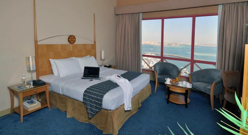 Happy Days Hotel Al-Manamah Bagian luar foto